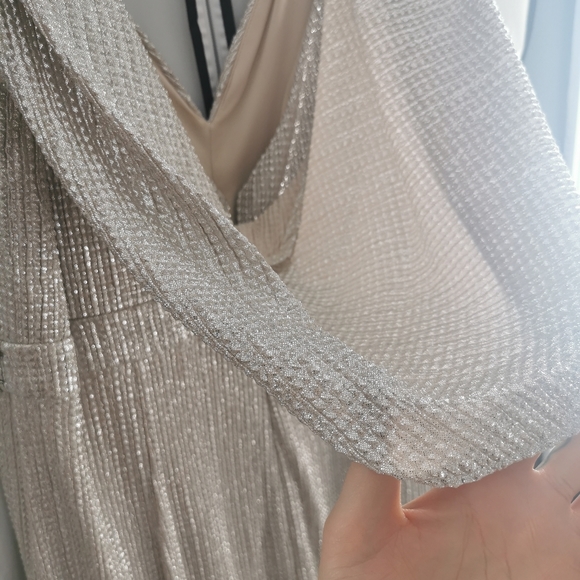 Wedding dress - Picture 5 of 16